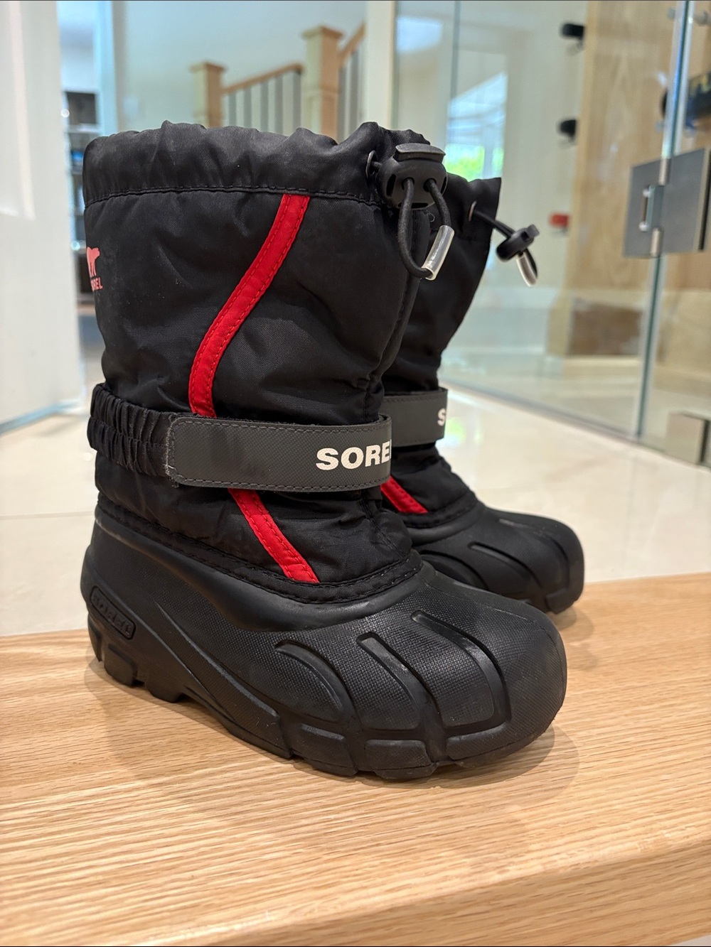 Sorel Black & Red Kids Snow Boots with Strap size 12